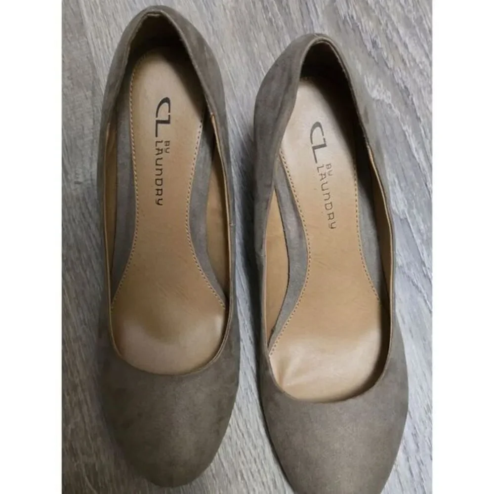 CL by Laundry Nima Taupe Wedge Pump Size 8M‎